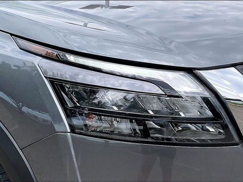 Certified 2024 Nissan Pathfinder S FWD image 27