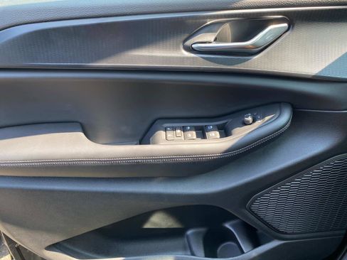 New 2025 Jeep Grand Cherokee Altitude image 17