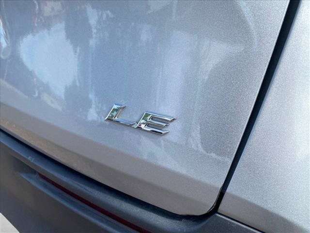 Used 2025 Toyota Sienna LE FWD image 17