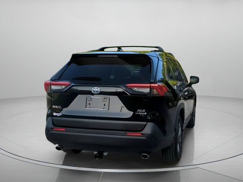 Used 2023 Toyota RAV4 XLE Premium AWD/4WD image 25