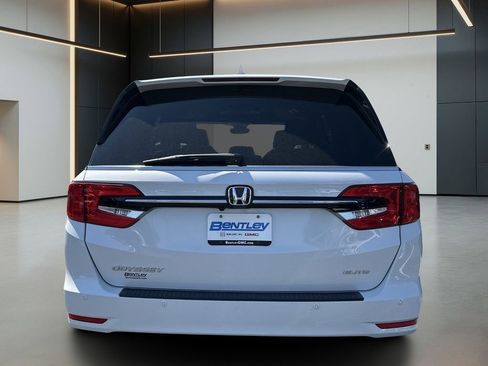 Used 2023 Honda Odyssey Elite image 5