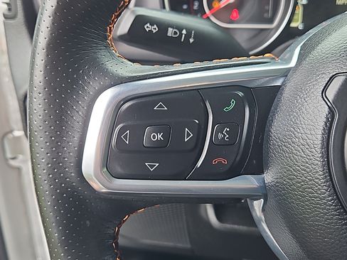 Used 2021 Jeep Gladiator Mojave w/ Cold Weather Group AWD/4WD image 19