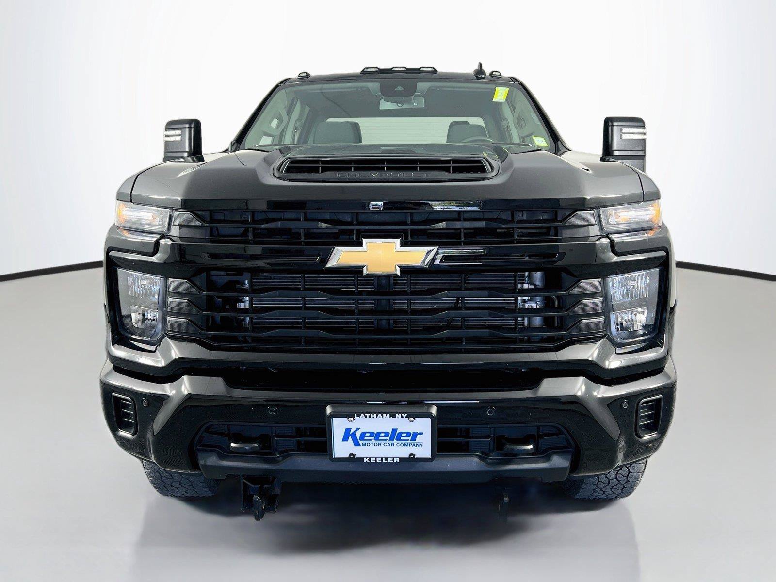 Used 2025 Chevrolet Silverado 2500 Custom w/ Custom Value Package AWD/4WD image 9