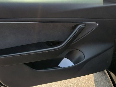 Used 2019 Tesla Model 3 Mid Range RWD image 22