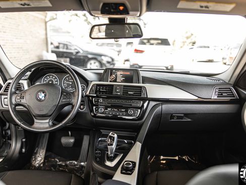 Used 2017 BMW 320i xDrive Sedan image 37