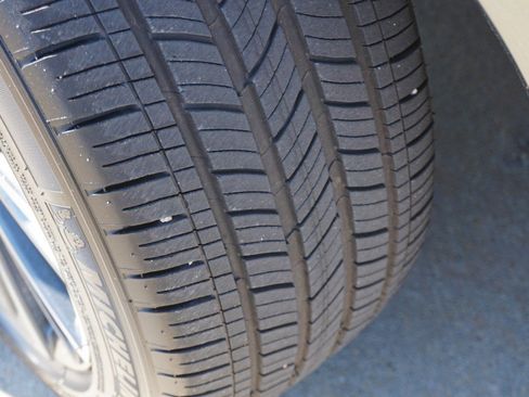 Certified 2025 Lexus ES 350 w/ Premium Package image 12