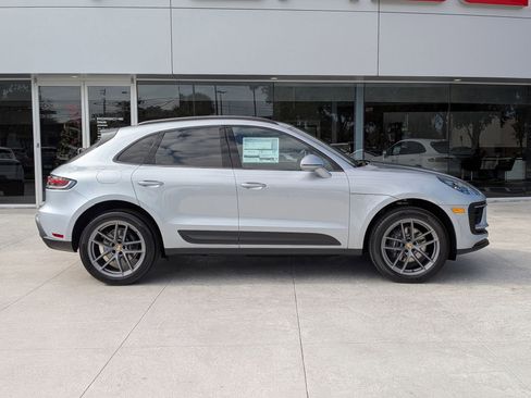 New 2026 Porsche Macan image 8