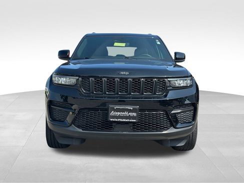 Used 2022 Jeep Grand Cherokee Altitude image 3
