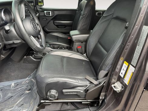 Used 2019 Jeep Wrangler Unlimited Sport S AWD/4WD image 9
