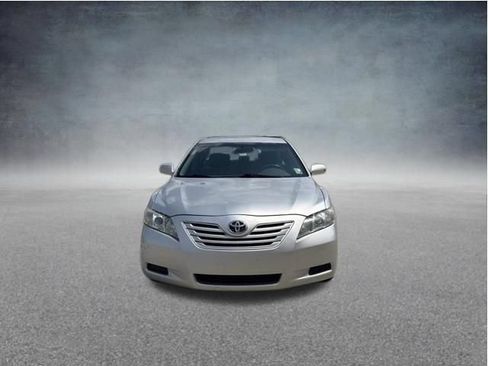 Used 2009 Toyota Camry LE FWD image 3