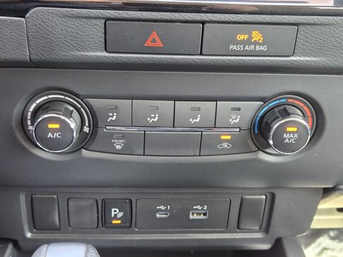 Used 2022 Nissan Frontier SV w/ Technology Package image 16