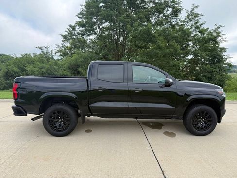Used 2026 Chevrolet Colorado W/T w/ WT Custom Package RWD image 2