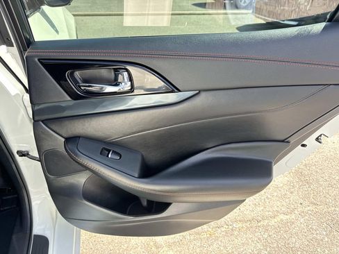 Used 2023 Nissan Maxima SR w/ Sport Mat Group FWD image 17