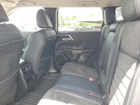 Used 2024 Mitsubishi Outlander SE FWD image 14