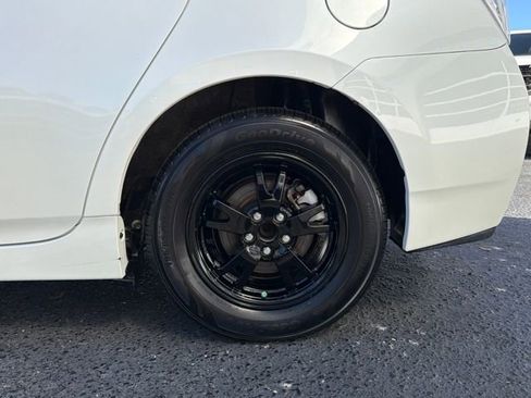 Used 2015 Toyota Prius Four image 30