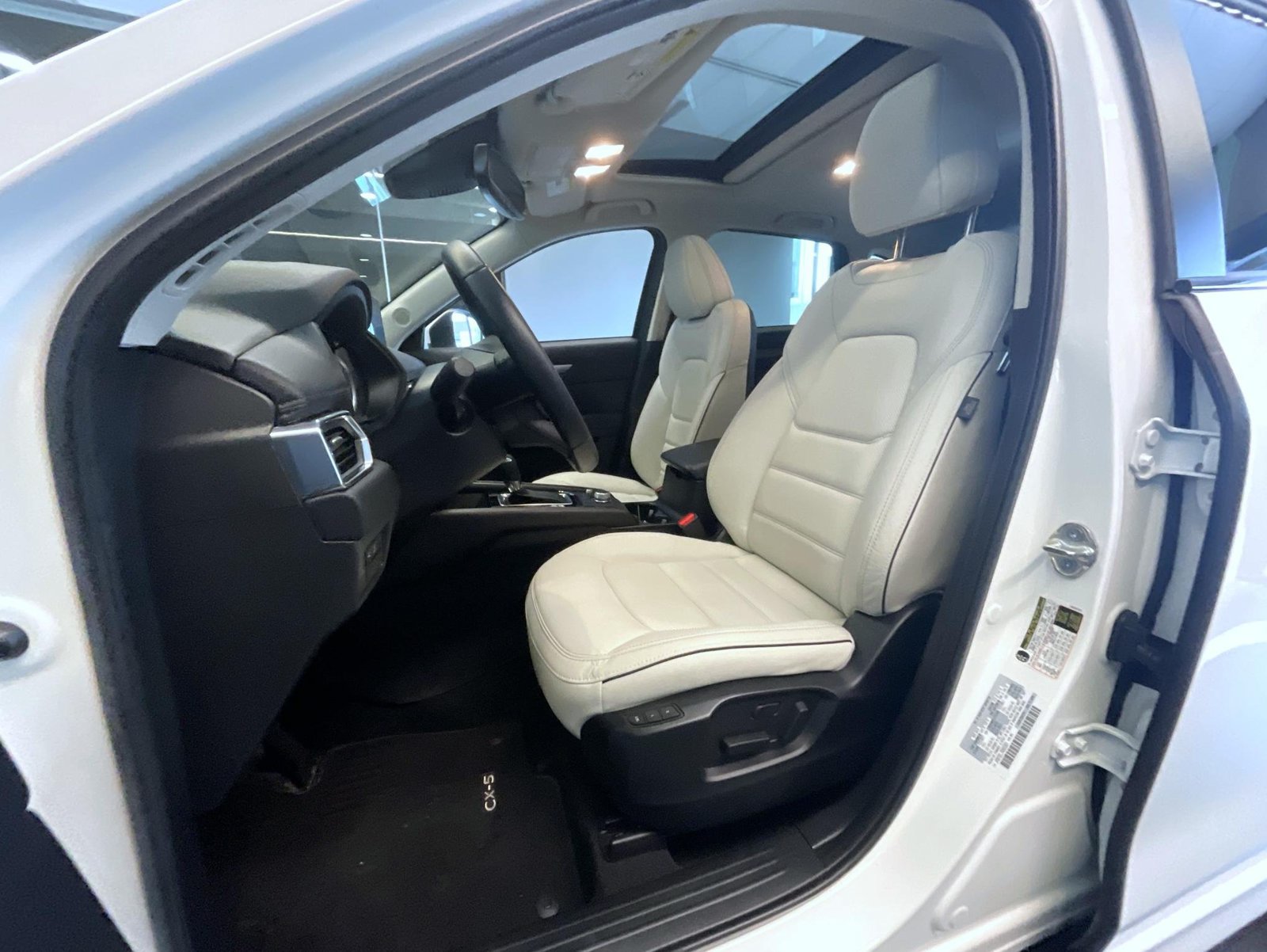 Certified 2024 MAZDA CX-5 AWD 2.5 S w/ Preferred Package image 11