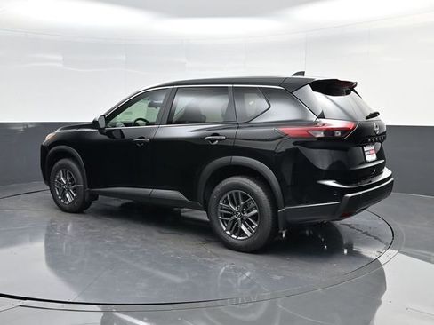 Used 2025 Nissan Rogue S image 5