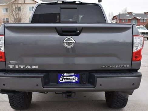 Used 2021 Nissan Titan SV w/ SV Convenience Package image 6