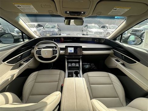 Certified 2024 Lincoln Nautilus Premier image 16