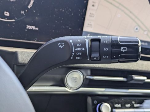 Certified 2025 Hyundai Tucson Limited image 33