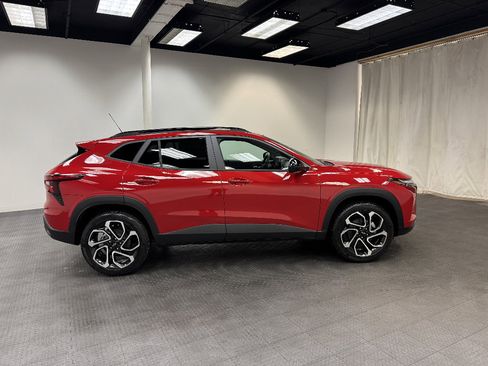 New 2026 Chevrolet Trax RS w/ Sunroof Package image 6