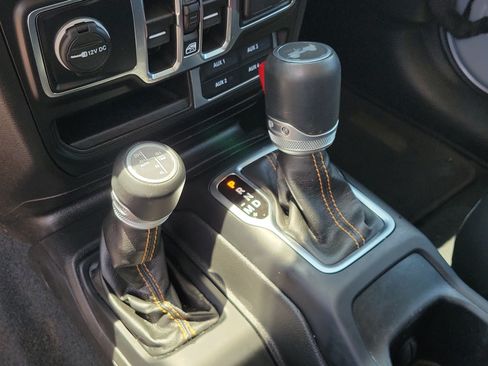 Used 2022 Jeep Wrangler Unlimited Sahara AWD/4WD image 28