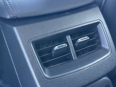 Used 2024 Chevrolet Equinox EV LT FWD image 38