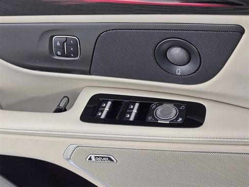 Used 2024 Lincoln Nautilus Premier w/ Equipment Group 102A image 33