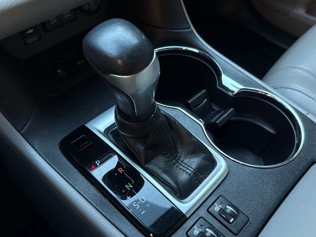 Used 2018 Toyota Highlander XLE AWD/4WD image 31
