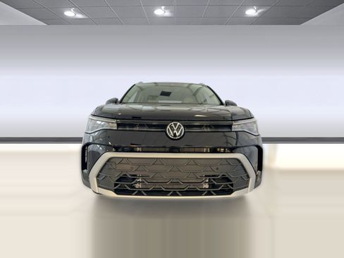 New 2026 Volkswagen Taos SE image 6