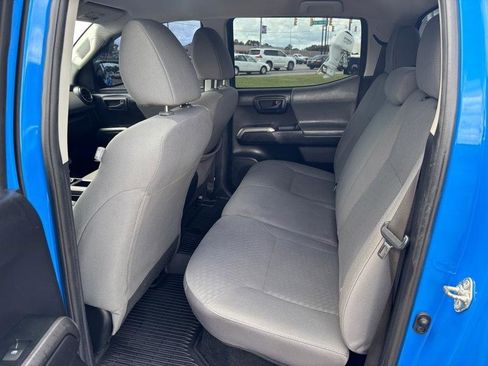 Used 2020 Toyota Tacoma SR5 RWD image 14