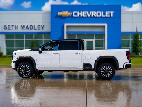 Used 2024 GMC Sierra 2500 Denali Ultimate AWD/4WD image 4
