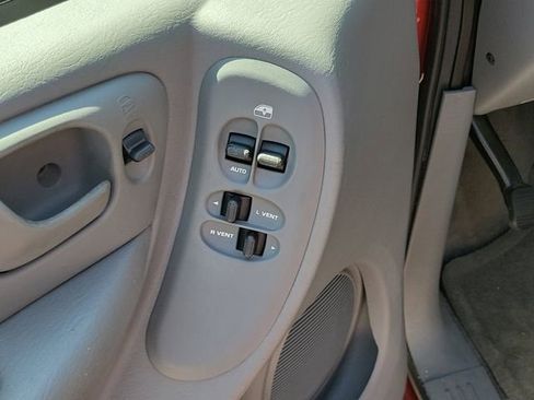 Used 2005 Dodge Grand Caravan SXT FWD image 12