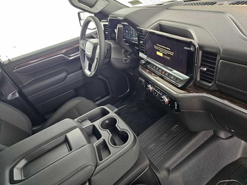 New 2026 GMC Sierra 1500 Elevation image 11
