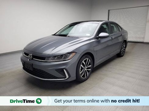 Used 2025 Volkswagen Jetta SE FWD image 1