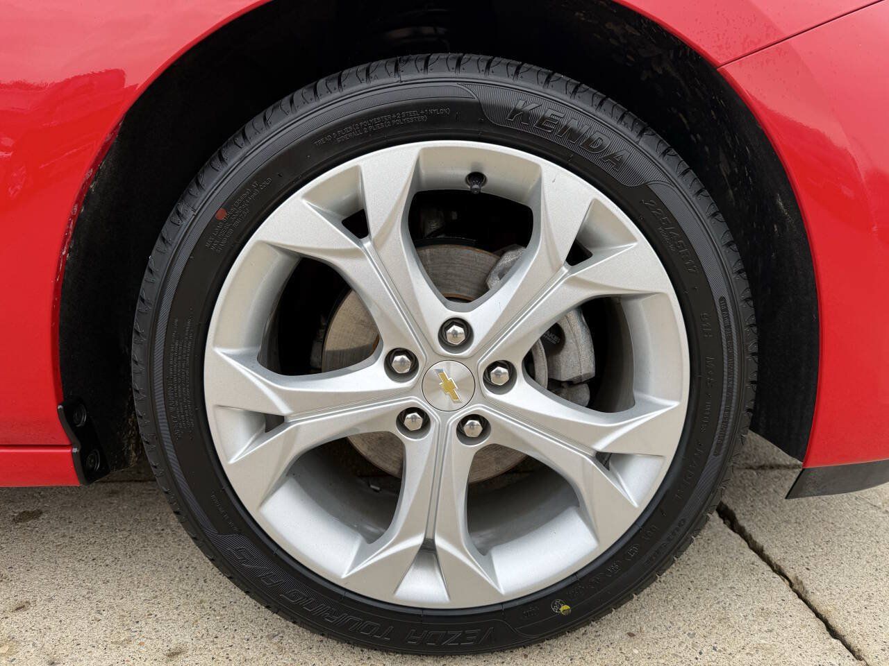 Used 2018 Chevrolet Cruze Premier FWD image 10