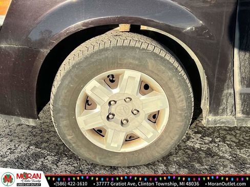 Used 2010 Dodge Grand Caravan SE image 9