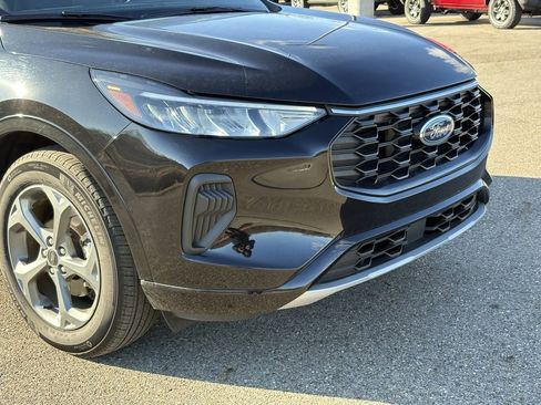 Used 2024 Ford Escape ST-Line image 9