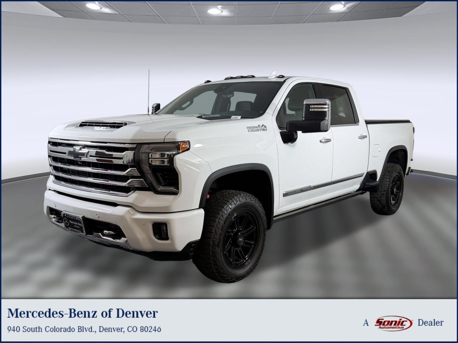 Used 2024 Chevrolet Silverado 2500 High Country w/ High Country Premium Package AWD/4WD image 1