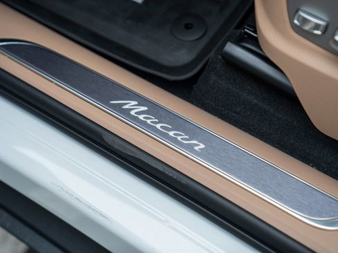 New 2026 Porsche Macan image 12