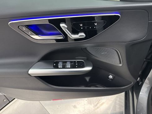 Used 2025 Mercedes-Benz C 300 Sedan image 17