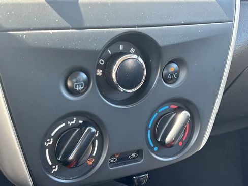 Used 2018 Nissan Versa SV FWD image 20