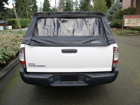 Used 2011 Toyota Tacoma 2WD Regular Cab image 9