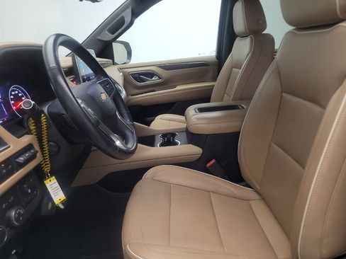 Used 2021 Chevrolet Suburban Premier w/ Premium Package image 17