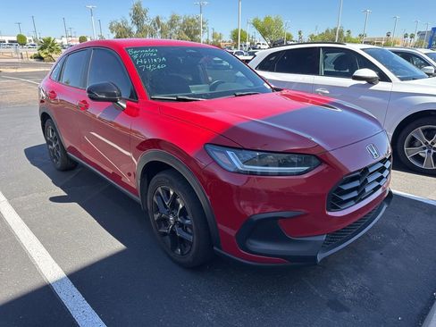 Used 2023 Honda HR-V Sport image 3