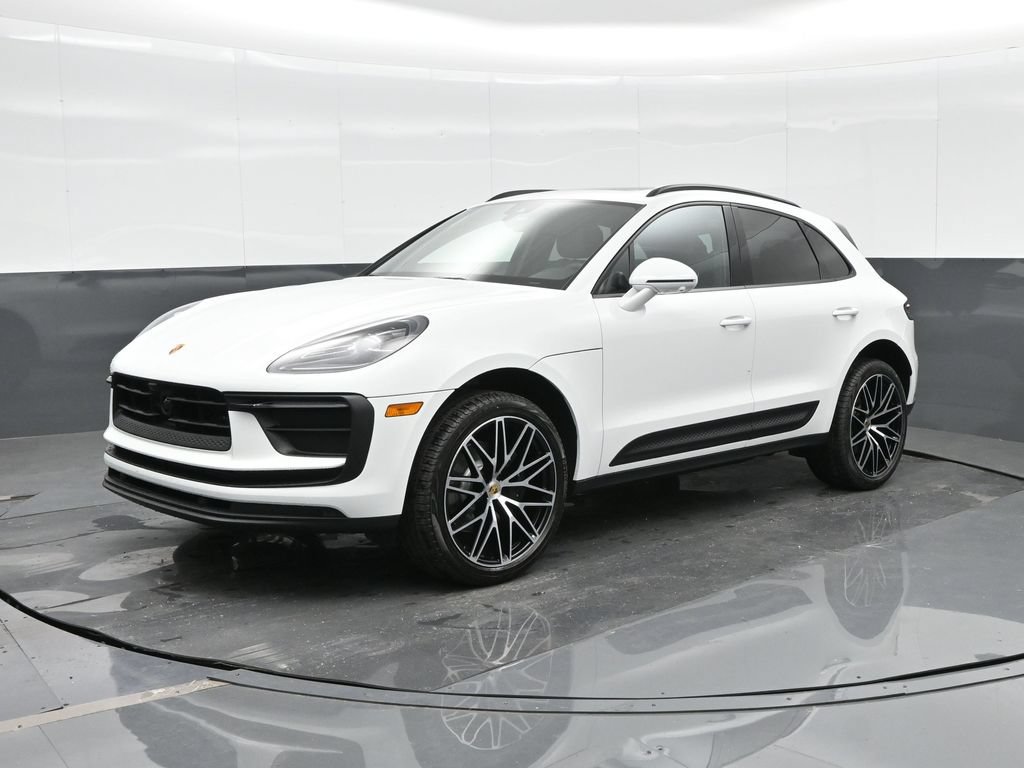 Certified 2026 Porsche Macan AWD/4WD image 1
