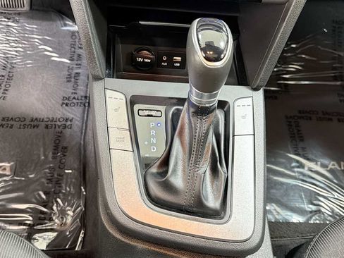 Used 2018 Hyundai Elantra Value Edition FWD image 21