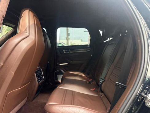 Used 2019 Porsche Cayenne Turbo AWD/4WD image 16