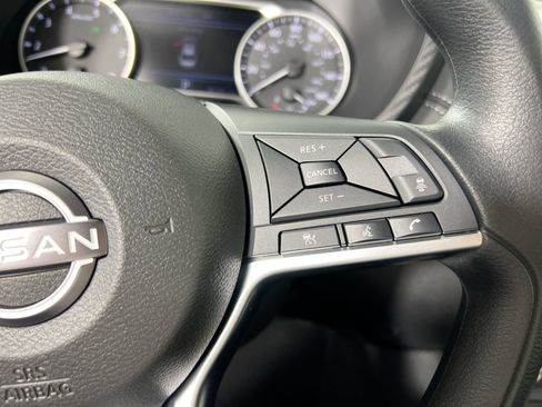 Used 2025 Nissan Sentra SV FWD image 14
