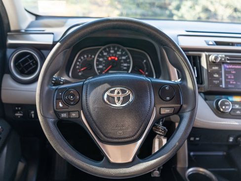 Used 2013 Toyota RAV4 XLE AWD/4WD image 17
